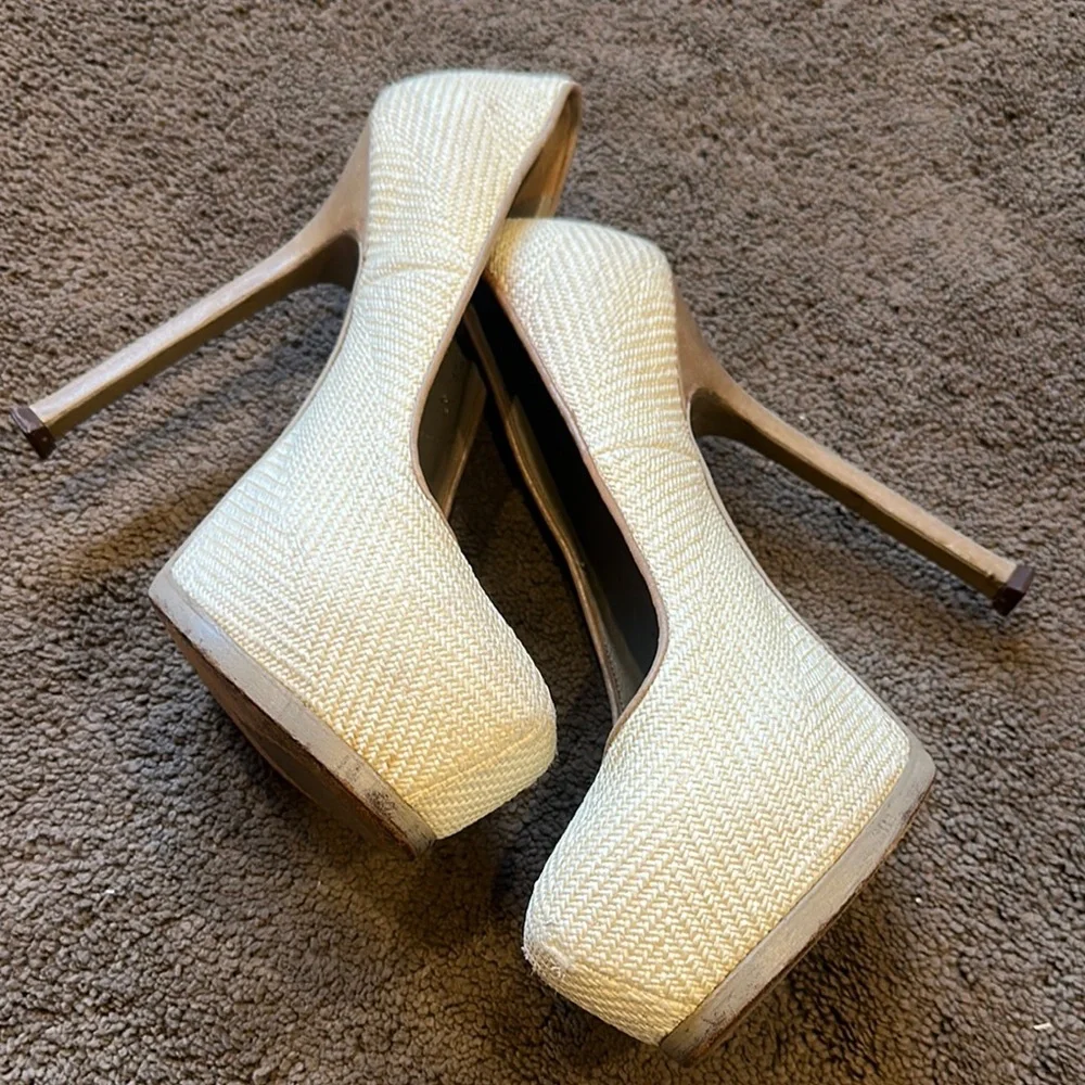 Yves Saint Laurent Women's Cream Pumps - Authentic - Picture 10 of 12